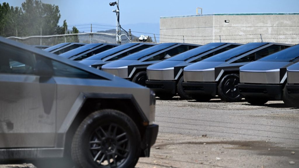 Tesla Recalls Thousands More Cybertrucks, Is Bad at Gluing Things Tesla Recalls Thousands More Cybertrucks, Is Bad at Gluing Things